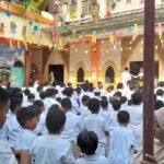 Mengikuti Pembelajaran Idul Adha Sekolah Kreatif di Halaman Sekolah