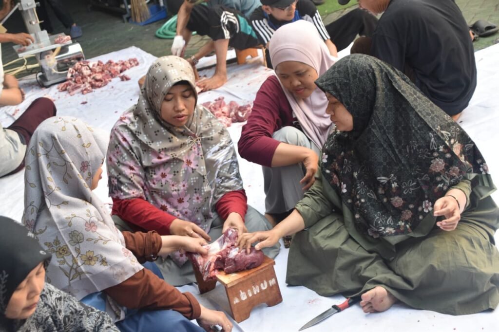 Penyembelihan Hewan Qurban di SD Muhida Tanamkan Kepedulian dan Semangat Berbagi