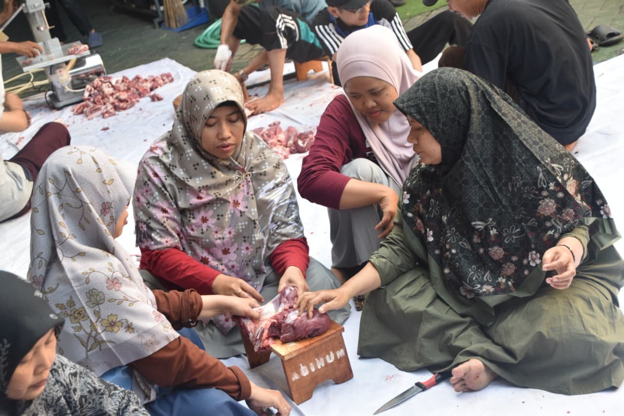 Penyembelihan Hewan Qurban di SD Muhida Tanamkan Kepedulian dan Semangat Berbagi