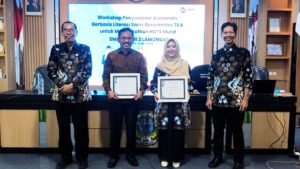 Prof Dr Atok Miftachul Hudha MPd: Dari Muhammadiyah Untuk SMA Negeri 2 Lamongan