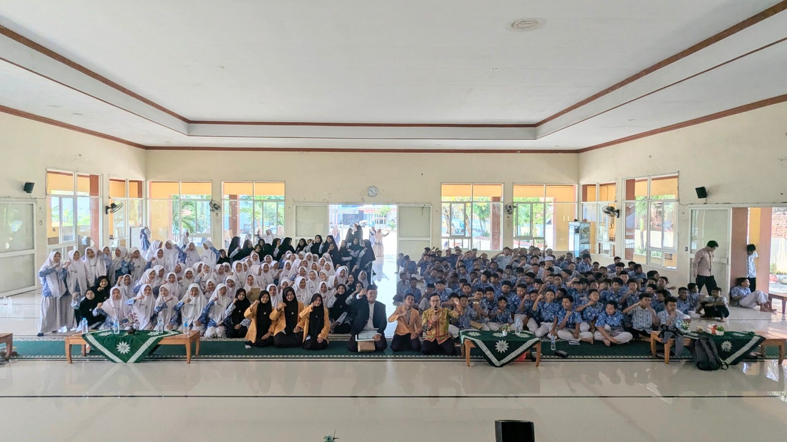 IPM MTs Al Mizan Lamongan Gelar Ngopi Pendidikan, Ajak Siswa Berani Mimpi dan Serius Belajar