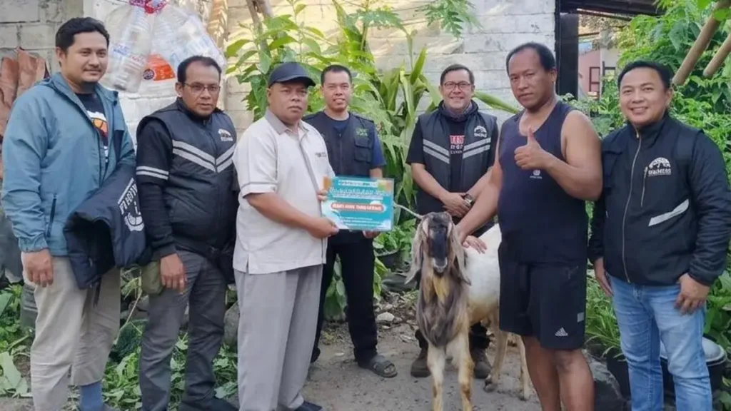 RSI Aminah Blitar Salurkan Kurban ke BikersMu