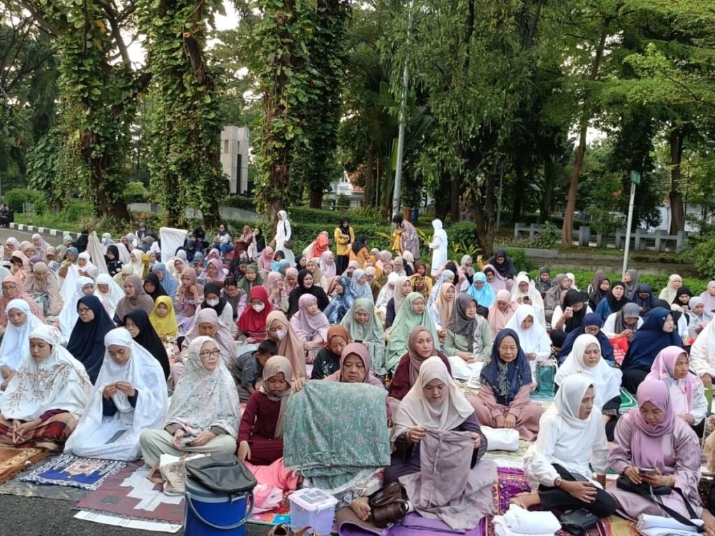 Salat Iduladha di Taman Korea Tetap Dipadati Jemaah, Hujan Lebat Sempat Bikin Panitia Down