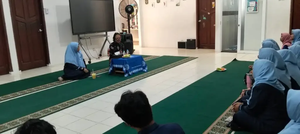 Sekolah Kreatif SD Muhammadiyah 16 Surabaya Berbagi Praktik Pendidikan Inklusi di Pondok Gede