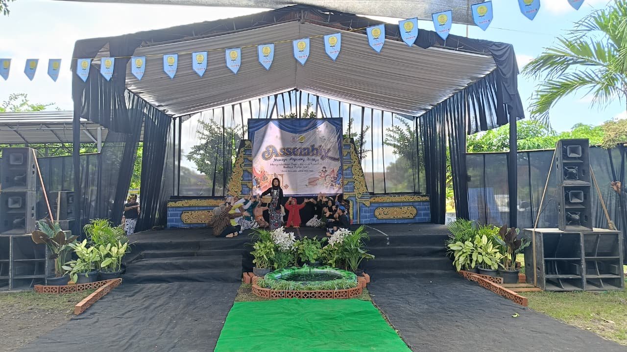 Gebyar! Assembly Bertema Kebudayaan Pulau Jawa Meriahkan SD Muhammadiyah 19 Rogojampi