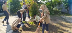 Gerakan ASRI di Hardiknas: Warga SMP Muhammadiyah 1 Blitar Wujudkan Sekolah Aman dan Resik 