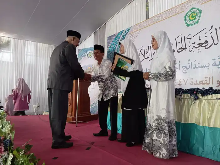 Santri MA Al-Ishlah Sendangagung Raih Hafalan 30 Juz dan Sanad Tahsin dari Syaikh Mesir