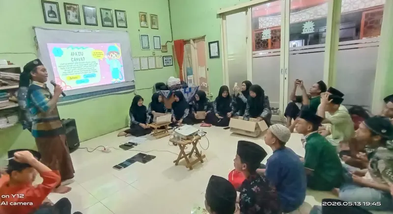 Santri Panti Muhammadiyah Belajar Desain Canva Bersama Mahasiswa Umsura