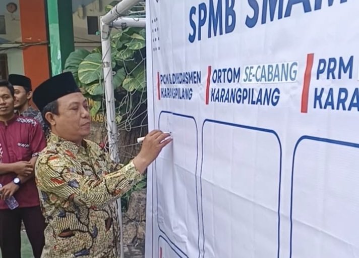 Resmikan Komitmen Bersama, Penandatanganan Dukungan Lintas Elemen Siap Sukseskan SPMB SMAMIV 2026/2027