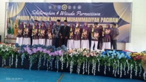 Wisuda Purna Siswa Pondok Modern Paciran Berlangsung Khidmat dan Meriah, MadtsaMutu Lepas 60 Siswa Berprestasi
