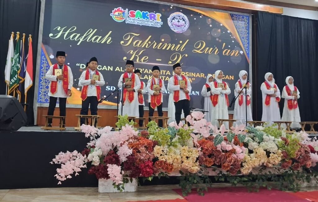 Air Mata Haru Warnai Kelulusan Penghafal Al-Qur’an SD Muhammadiyah 1 Krian