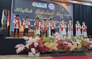 Air Mata Haru Warnai Kelulusan Penghafal Al-Qur’an SD Muhammadiyah 1 Krian