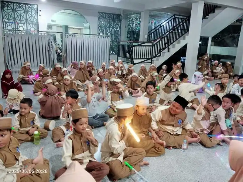 Semarak Takbir Keliling TPA At-Taqwa ‘Aisyiyah PPS Desa Suci Manyar Gresik