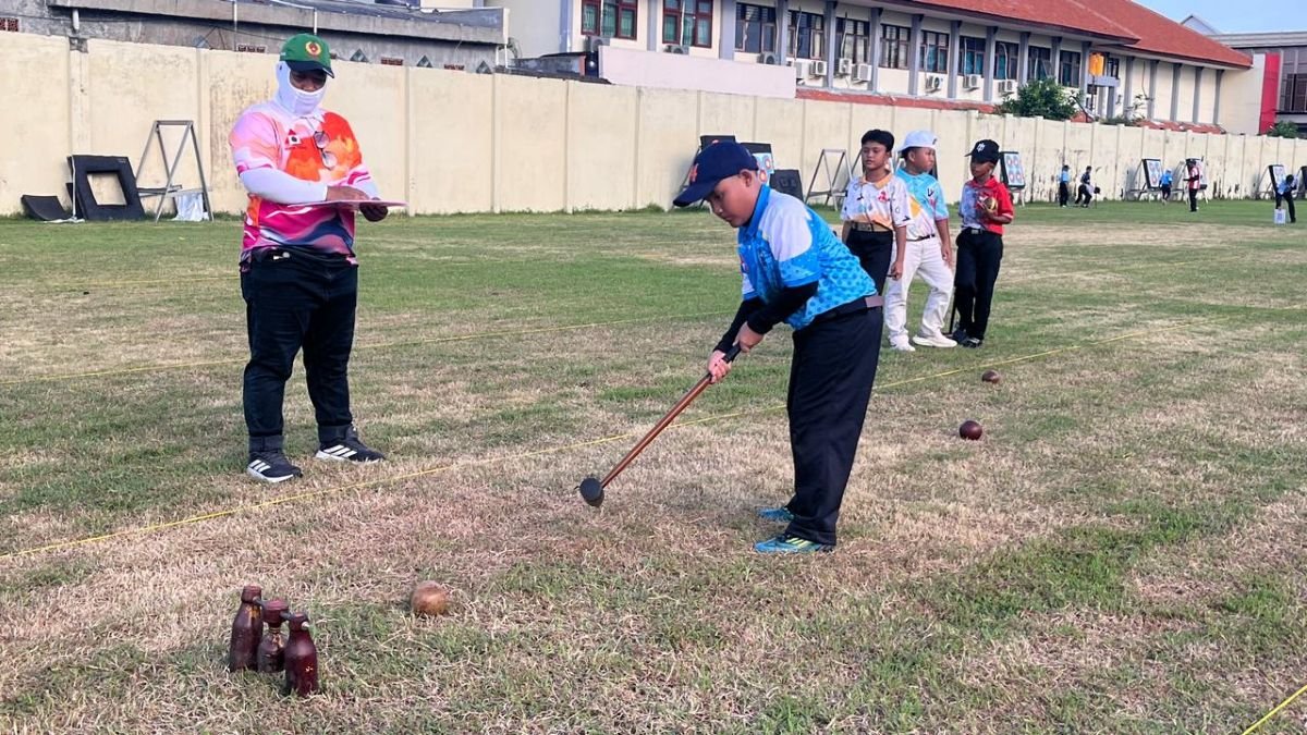 Lazuardy Arkoun Abqaraya, salah satu atlet SD Mudipat saat berlaga di Piala Gubernur Jatim Open Woodball 2026 (Foto: Mulyanto/PWMU.CO)