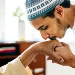 Pentingnya Adab dalam Kehidupan: Kunci Ilmu Berkah dan Hidup Harmonis