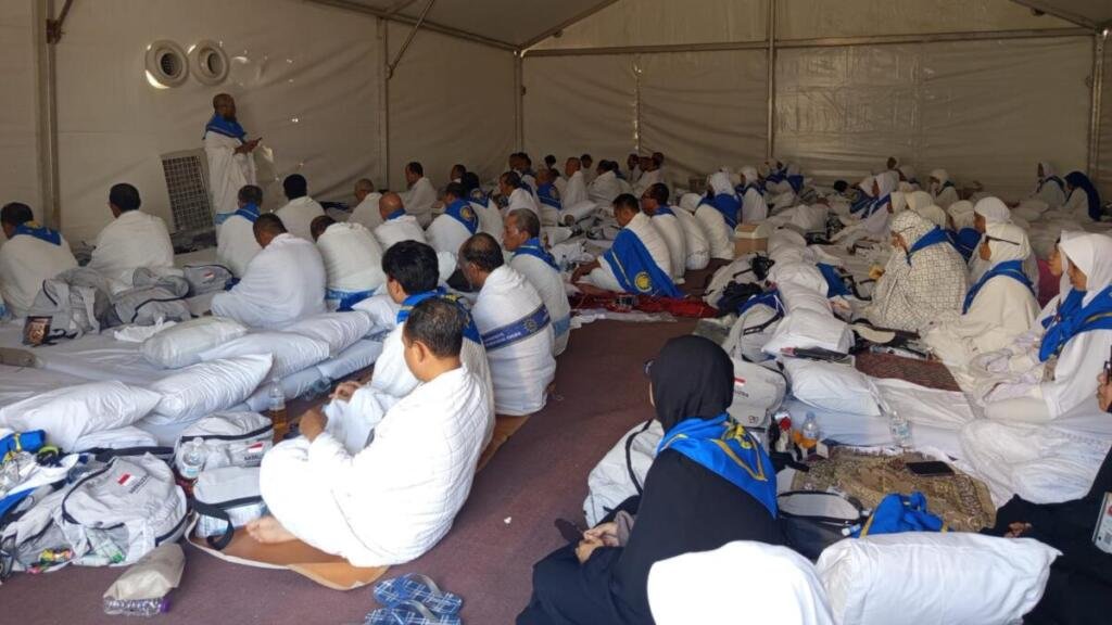 Arafah, Tempat Air Mata Itu Jatuh dan Doa-Dosa Dilangitkan