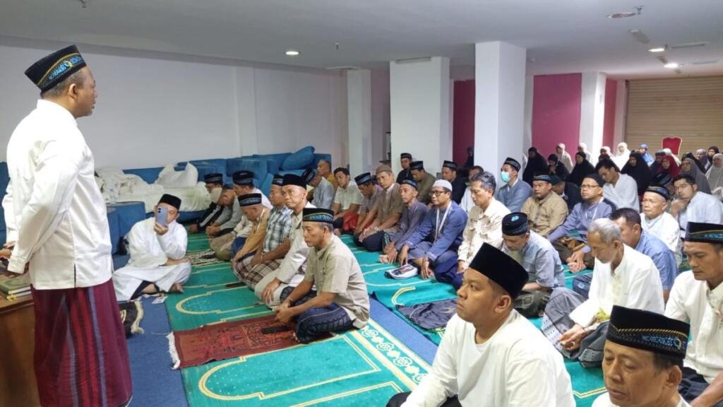 Belajar Husnuzan kepada Allah, Pesan Ustadz Abror untuk Jamaah Haji
