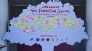 Dari Jembatan GKB 1, Pohon Harapan UMM Suarakan Kegelisahan Pendidikan Nasional