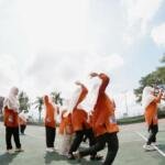 Dari Yel-Yel hingga Menjaga Lilin: Kisah Kekompakan Outbound SD Muhammadiyah Manyar