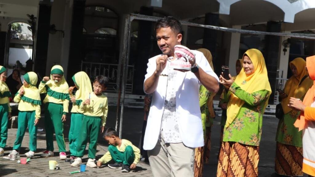 Dokter Gigi RS PKU Muhammadiyah Sekapuk Gelar Penyuluhan di TK Aisyiyah Bustanul Athfal 03 Ujungpangkah