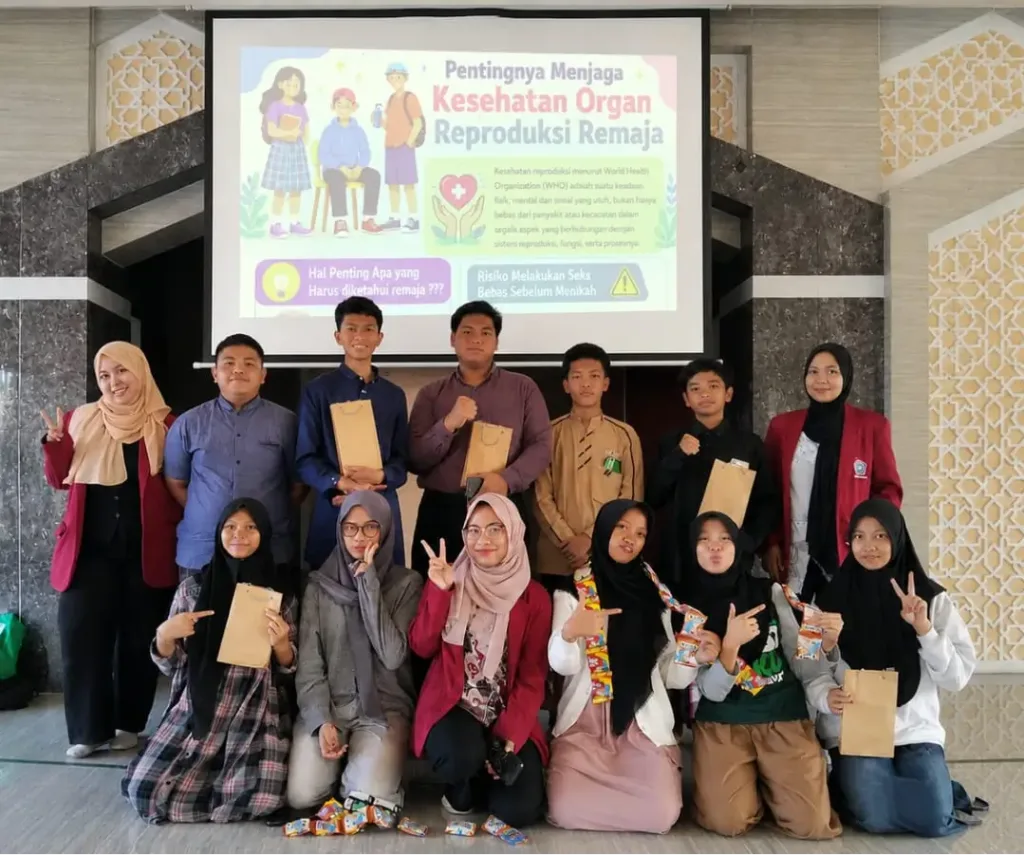 Mahasiswa Kebidanan UMSurabaya Tekankan Pentingnya Kesehatan Reproduksi