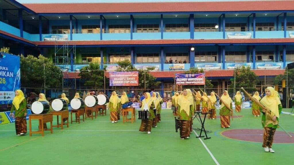 Gema Suara Aisyiyah Meriahkan Garasi Cup 2026, Penampilan Ibu-Ibu Drumband Curi Perhatian Penonton
