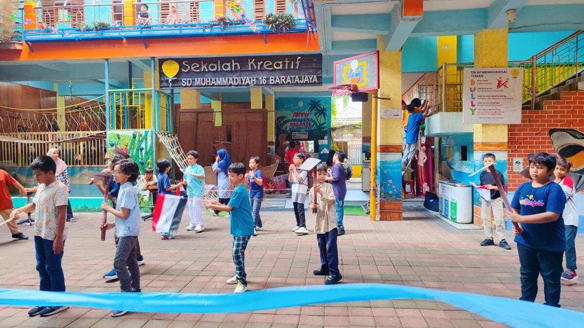 Gladi Bersih Siswa Sekolah Kreatif Baratajaya Jelang Famfest 2026