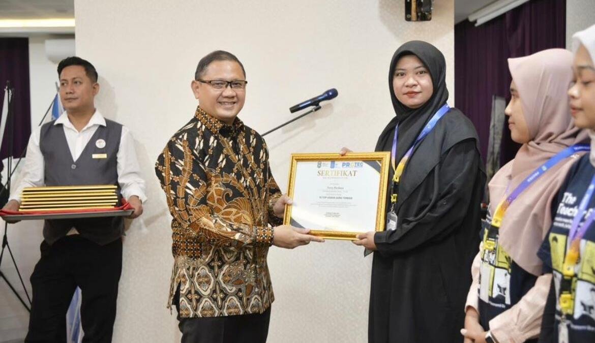 Guru Smamsatu Gresik Raih 10 Usaha Terbaik PROTEG 2026