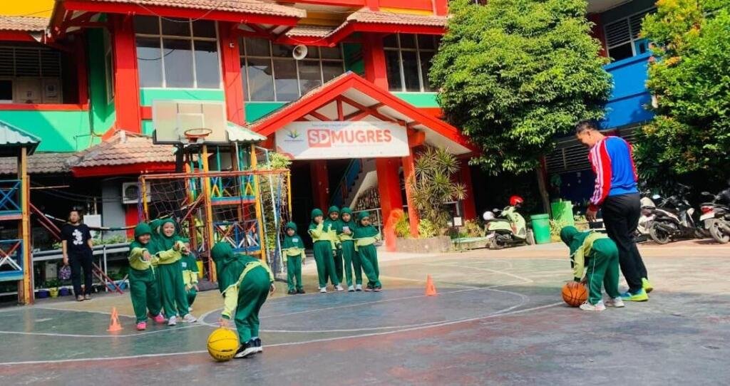 Hoops & Loops SD Mugres, Cara Kreatif Kenalkan Sekolah Sejak Dini