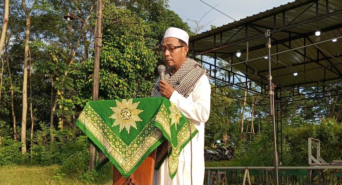 Ketua PCM Pakis Aji Jadi Khatib Salat iduladha di Lapangan Plajan