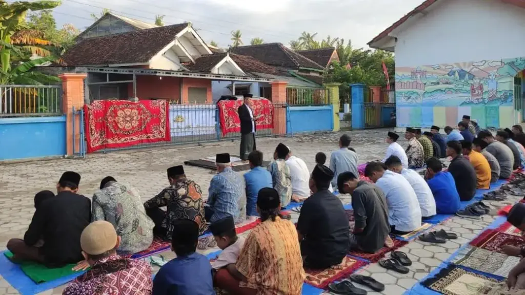 Khotbah Iduladha di MI Muhammadiyah 05 Ampel Tekankan Iman, Pengorbanan, dan Kepedulian Sosial