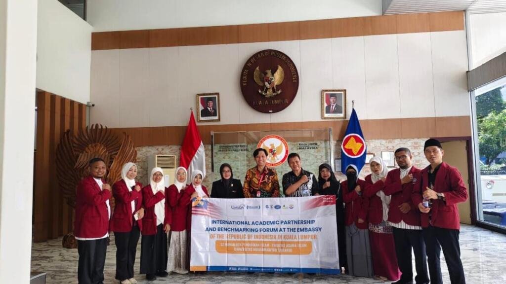 Kunjungi KBRI Malaysia, S2 MPI Umsida Bahas Pendidikan Anak PMI