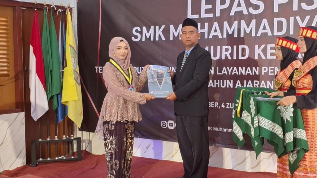 Lepas Pisah SMK Muhammadiyah Jember Berlangsung Haru dan Penuh Pesan