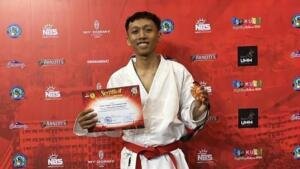 Atlet Karate Umsida Bersinar di Turnamen Nasional, Bawa Pulang 2 Medali