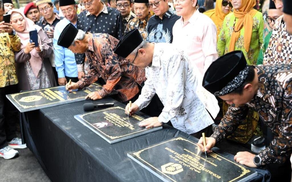 Mendikdasmen Dorong STEM, Pesantren ECO-Saintek Jadi Model Baru