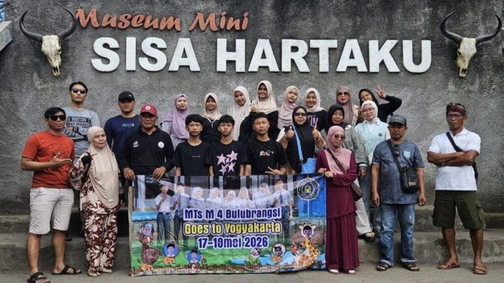 Kelas IX MTs Muhammadiyah 4 Bulubrangsi Nikmati Serunya Lava Tour Merapi