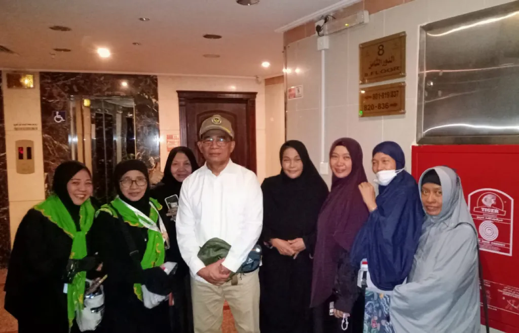 Amirul Haj Muhadjir Effendy Blusukan Temui Jamaah Haji Indonesia