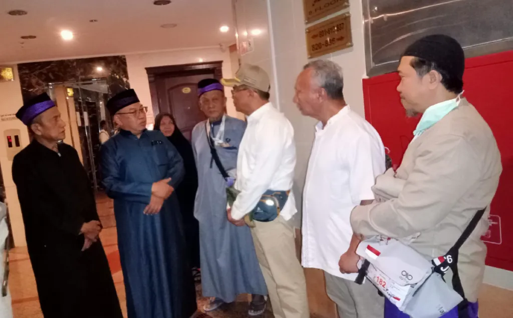 Amirul Haj Muhadjir Effendy Blusukan Temui Jamaah Haji Indonesia