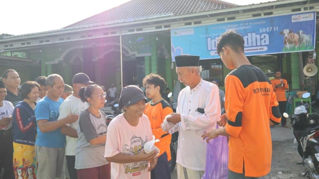 PCM Kutoarjo Bagikan 10 Ribu Paket Daging Kurban, Warga Rasakan Manfaatnya