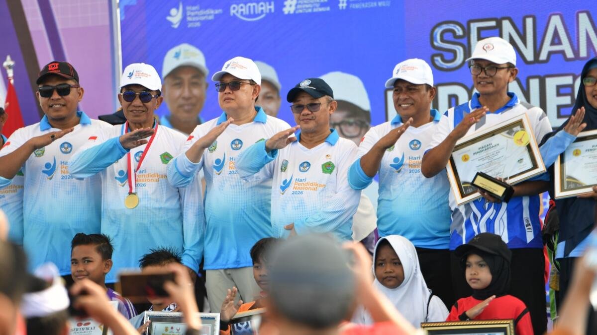 Pecahkan Rekor MURI, Mendikdasmen Ajak 24 Ribu Murid Pamekasan Terapkan 7 KAIH