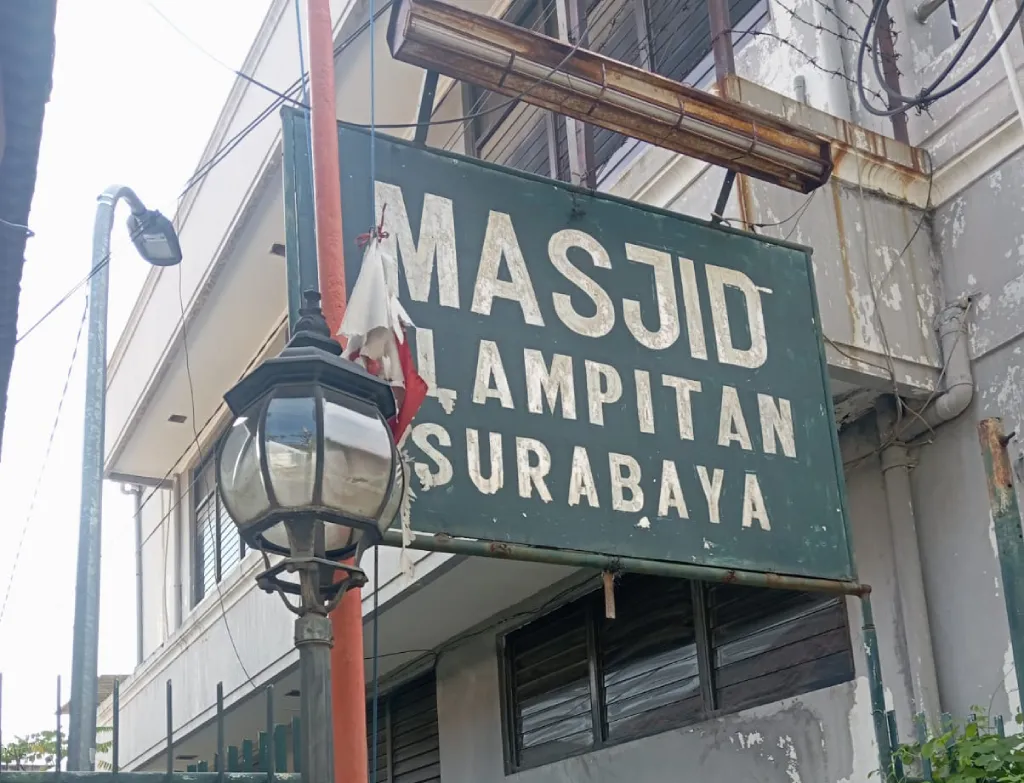 Pertigaan Kecil Plampitan yang Menggerakkan Indonesia