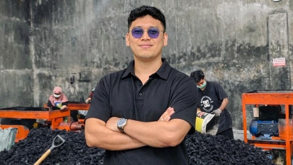 Raup Ratusan Juta dari Arang Briket, Alumnus UMM Sukses Tembus Pasar Ekspor