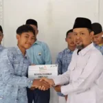 KLL MBS Prof. Hamka Salurkan Beasiswa Rp20 Juta untuk 40 Santri