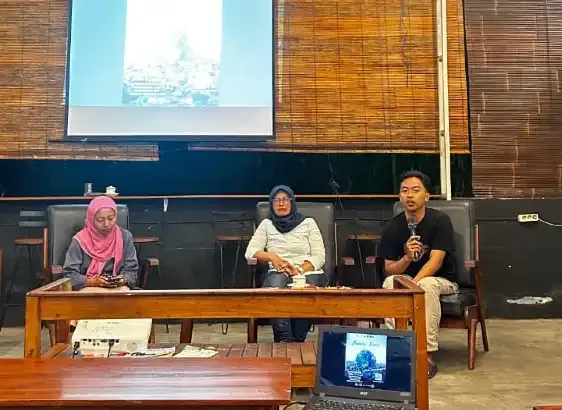 Aksi Pelajar dan Pemuda Malang Raya dalam Nobar Menolak Punah