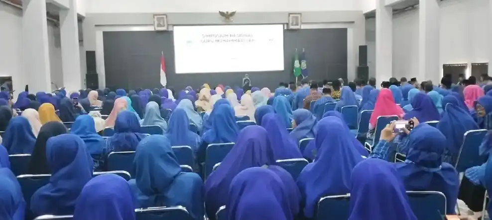 Suara Merdu Siswa SD Muhammadiyah 1 Giri Buka Simposium Nasional Guru Muhammadiyah