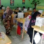 Riuh Tawa dan Goresan Warna Warnai Festival Damar Kurung di SD Muhammadiyah Benjeng