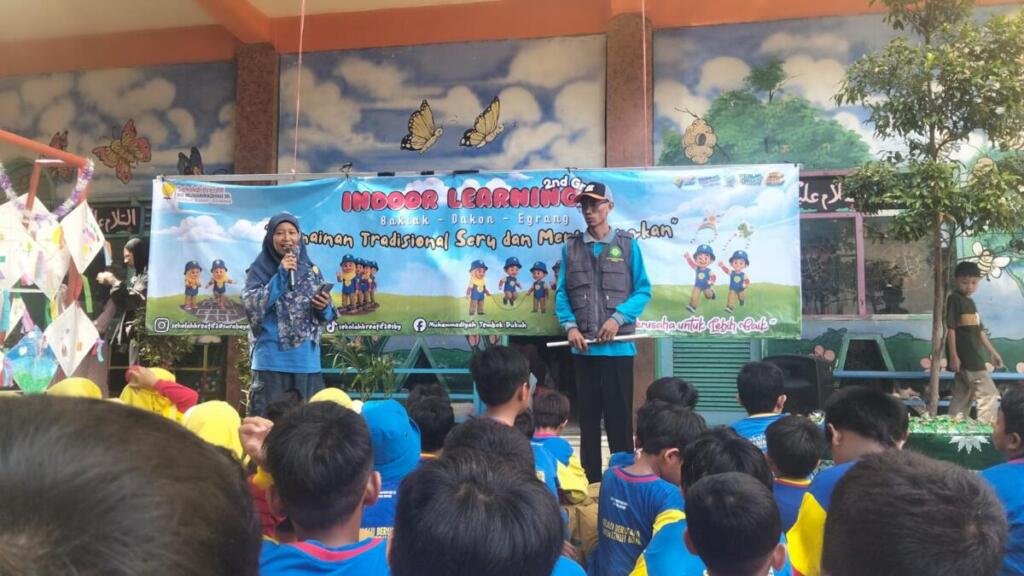 Kurangi Gadget, Siswa SD Muhammadiyah 20 Surabaya Belajar Lewat Permainan Tradisional