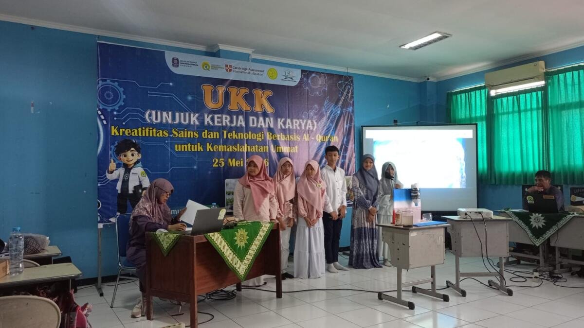 Siswa SD Musix Presentasikan Simple Water Cleaner dengan 4 Bahasa