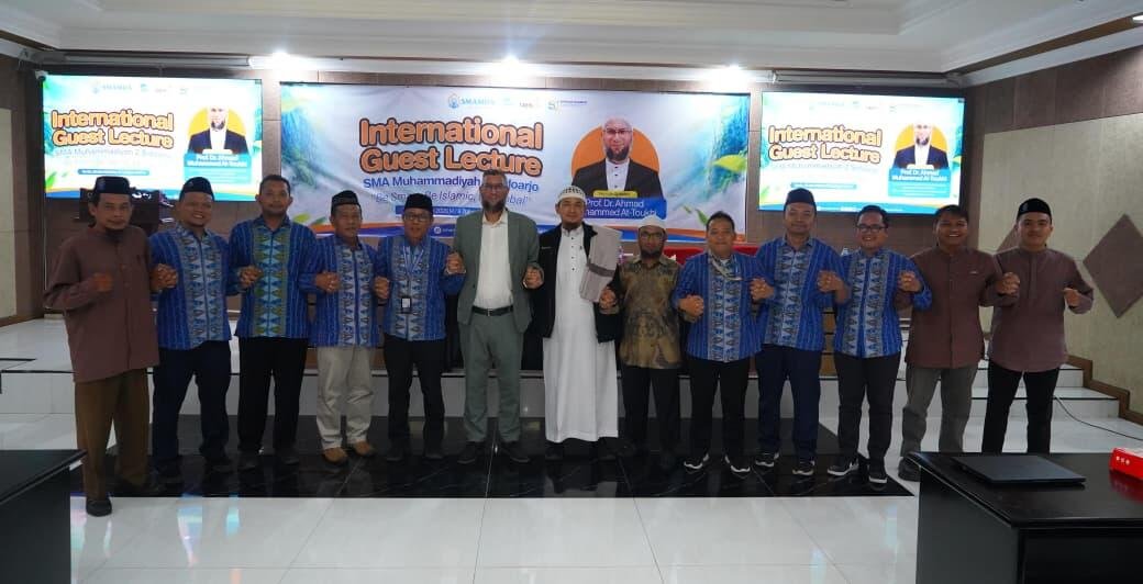 SMAMDA Sidoarjo Datangkan Guru Besar Universitas Al-Azhar Mesir