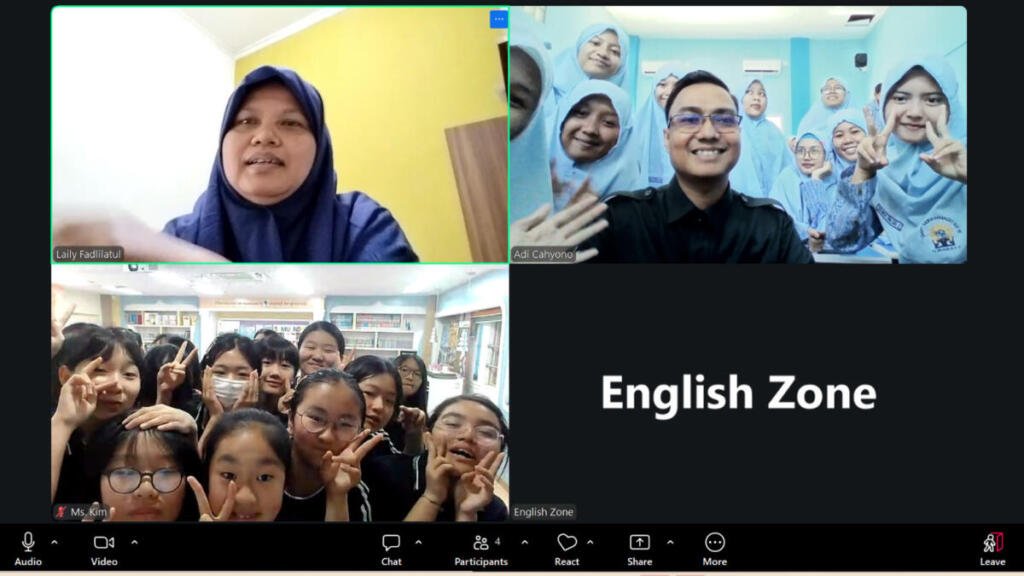 SMP Muhammadiyah 15 Surabaya Gelar Online International Exchange Global